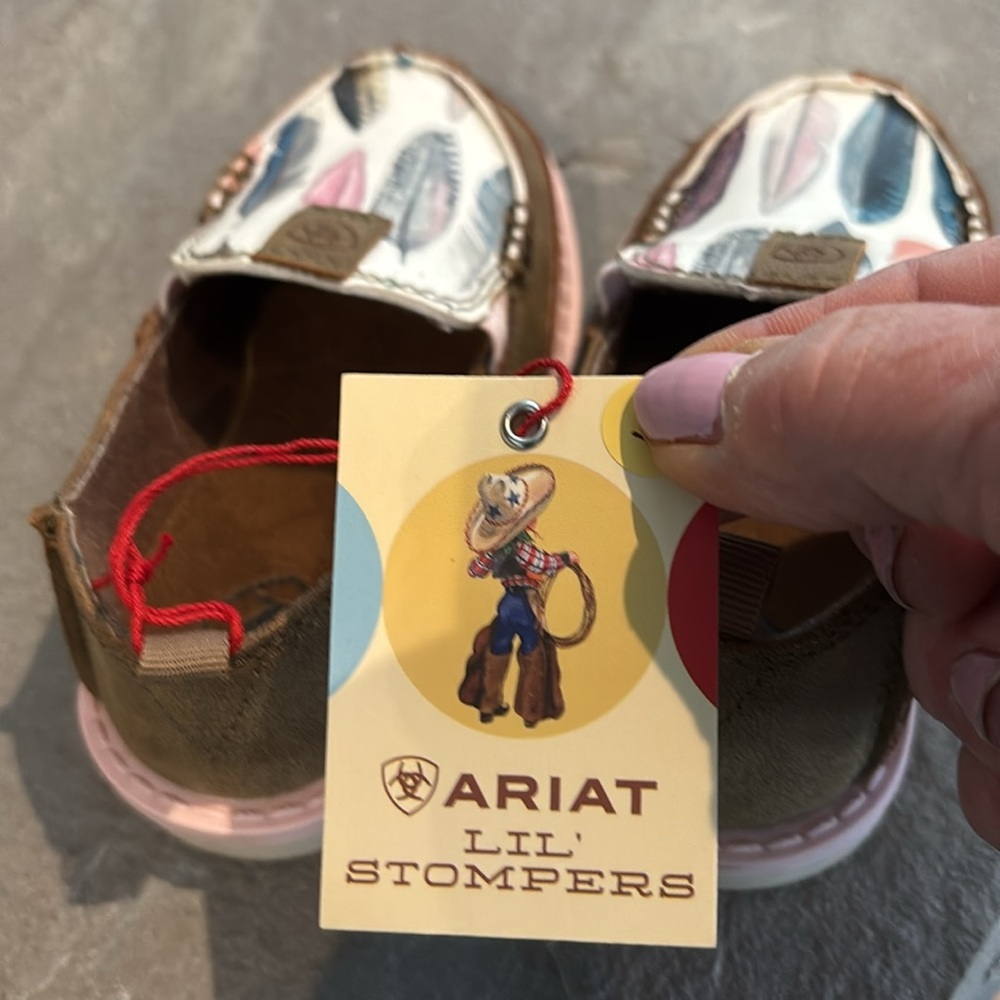 ARIAT Lil’ Stompers Anna cruisers,slip on,pull tab,feather print,rugged sole - Picture 10 of 13